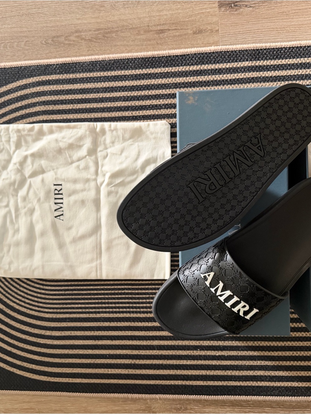 AMIRI Black Lace-Detail Logo Slide Sandals - Picture 5 of 5